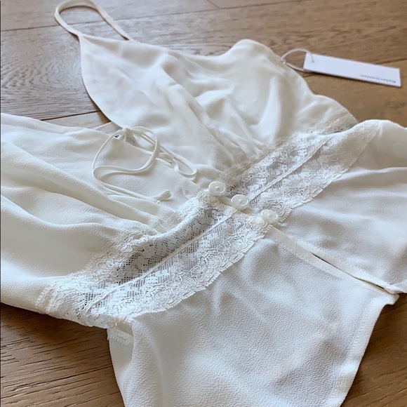 ❌[SOLD]❌🎉Host Pick🎉 NWT Reformation Penny Top - Picture 8 of 8